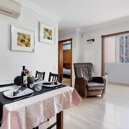 Apartment Frente Al Estadio Y Ramblas