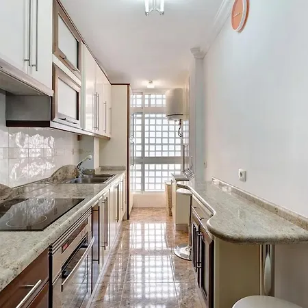 Frente Al Estadio Y Ramblas